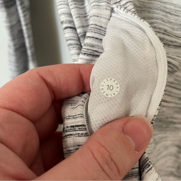 Lululemon Runderful Long Sleeve Space Dye Camo White Silver Spoon Size 10 - Picture 9 of 9